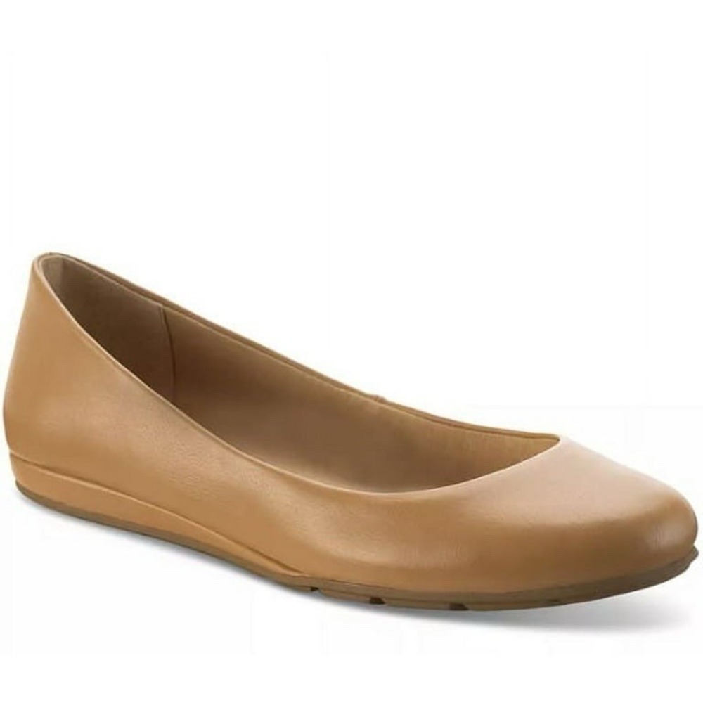 Sun + Stone Eliana Slip-On Flats 9.5M Tan Round Toe Cushioned Memory Foam Casual